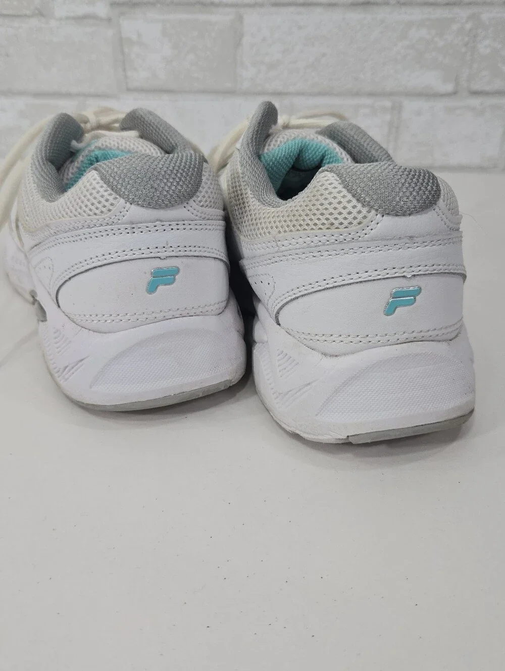 FILA cool max memory foam tennis shoes